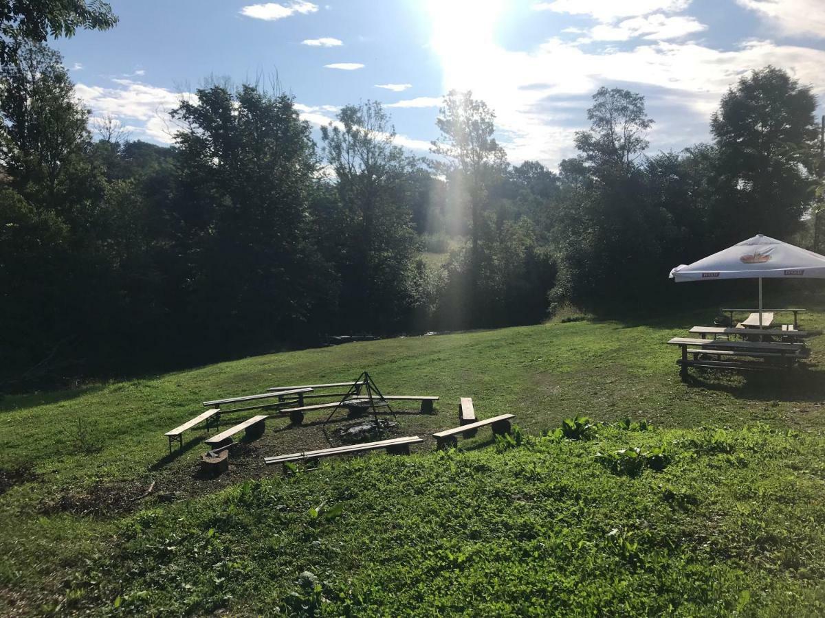 Latarnia Wagabundy Bieszczady Hotel Wola Michowa Eksteriør billede